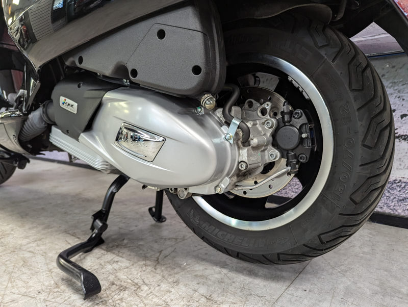 Vespa GTS125 Super in Black 2023 Model