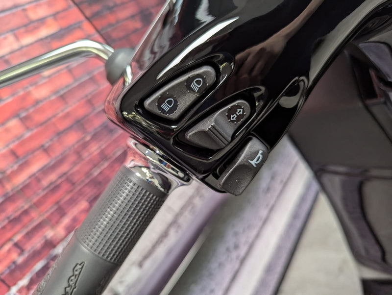Vespa GTS125 Super in Black 2023 Model