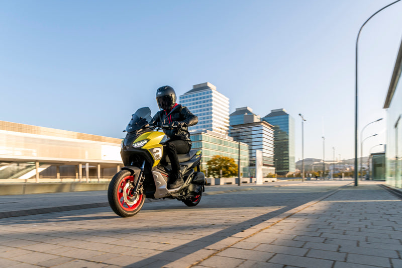 Aprilia SR GT 125 Sport E5 - STREET GOLD 2024 £350 Saving Upon Registration